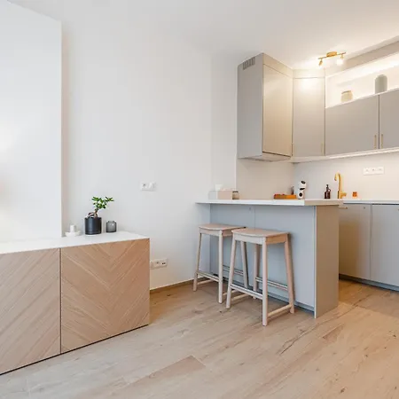 Apartament New Bright & Quiet Floor