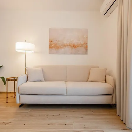 New Bright & Quiet Floor 아파트 브라티슬라바