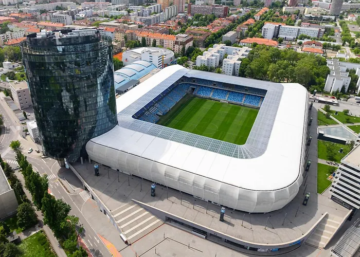 New Bright & Quiet Floor アパート