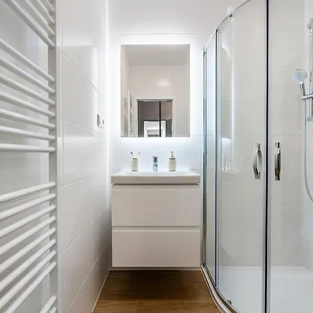 New Bright & Quiet Floor Apartmán Bratislava