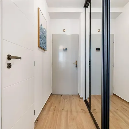 New Bright & Quiet Floor Апартаменты