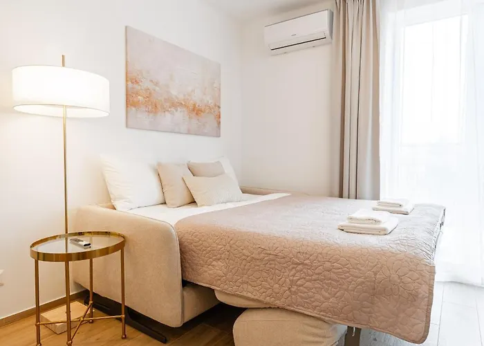 New Bright & Quiet Floor * Pressburg